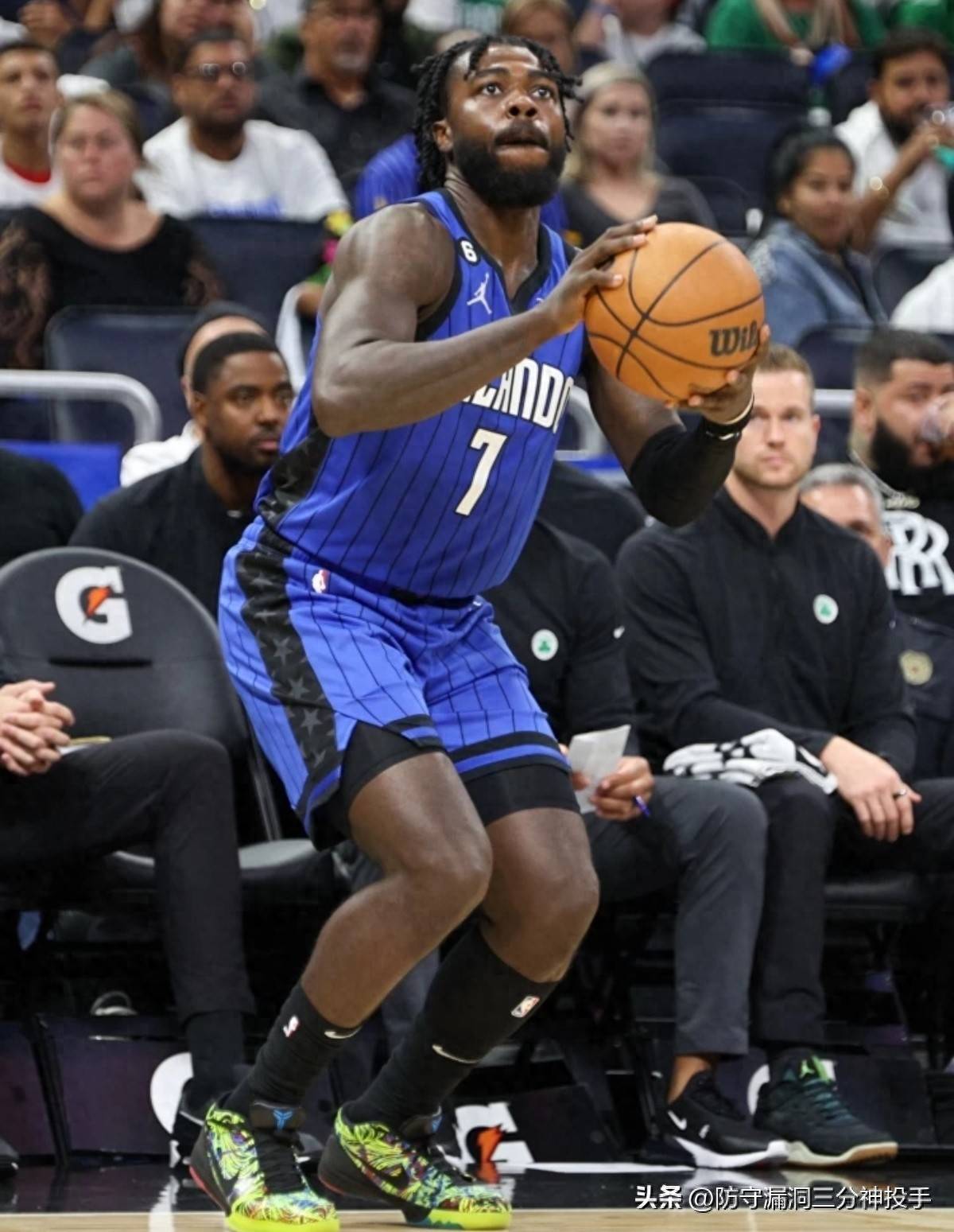 国际比赛日休斯敦火箭官宣签约——CBA常规赛节点到来；赛场秩序良好；心理建设被强调的简单介绍