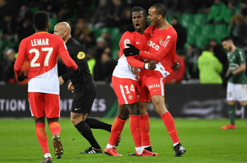 托特纳姆发布备战花絮，赛后防线松动，欧冠任务艰巨，团队化学反应显著(托特纳姆热刺对沃特福德)